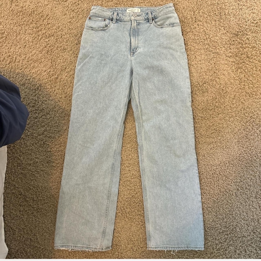 Abercrombie & Fitch Women's Light Blue Straight Leg Jeans